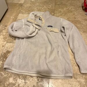 Women’s Patagonia pullover size L